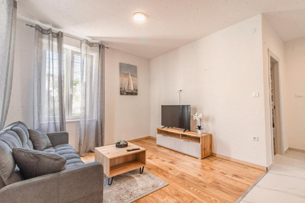 Apartments Florian Lopud ภายนอก รูปภาพ