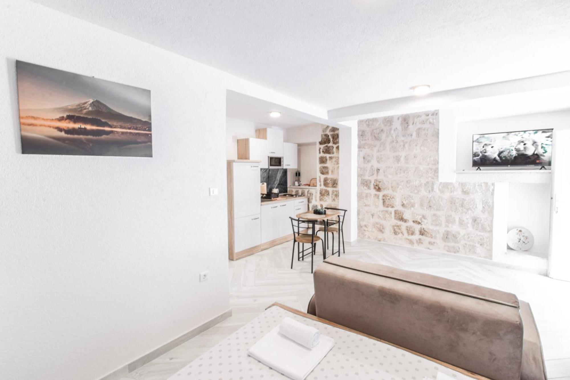 Apartments Florian Lopud ภายนอก รูปภาพ