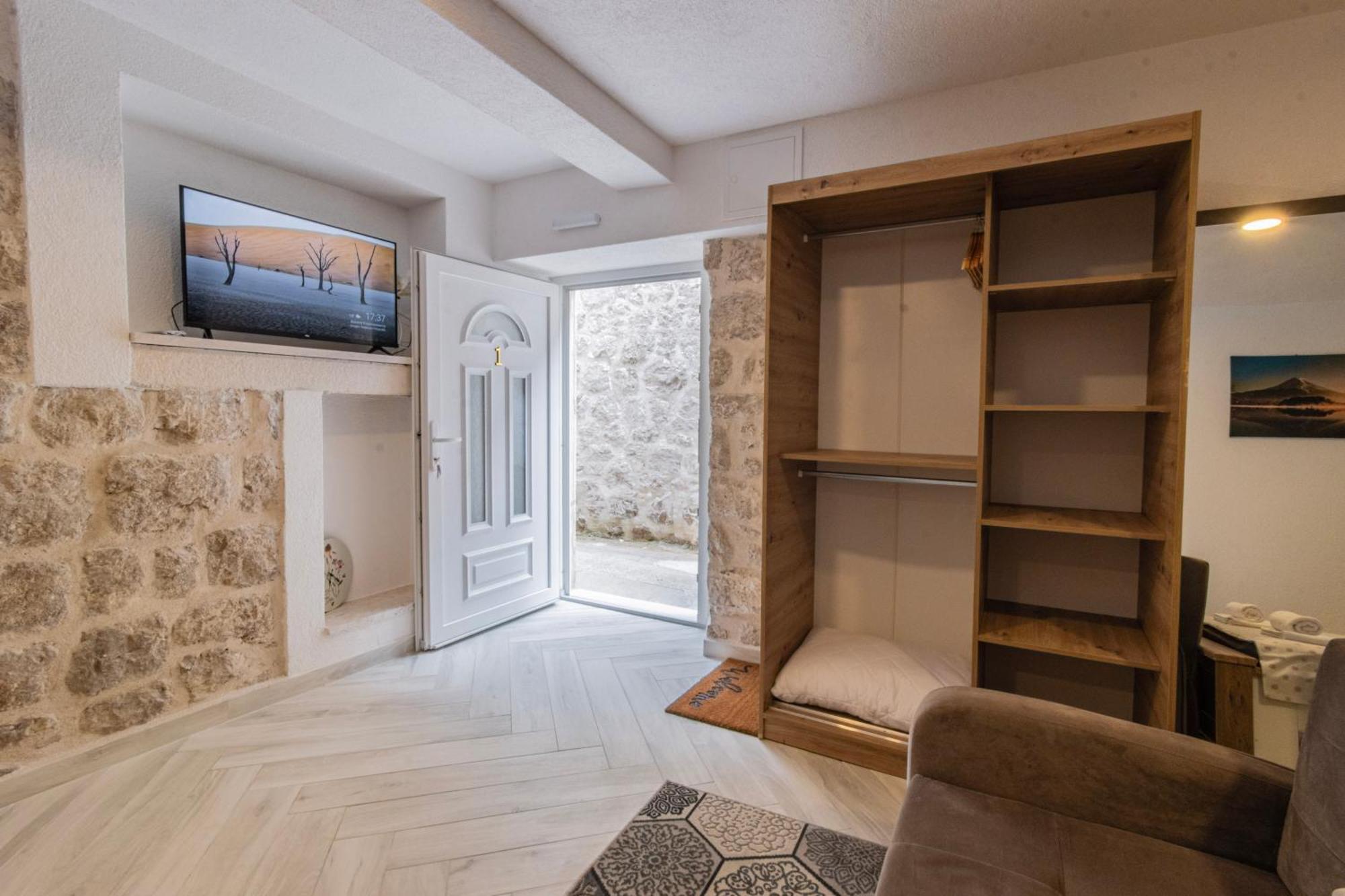Apartments Florian Lopud ภายนอก รูปภาพ